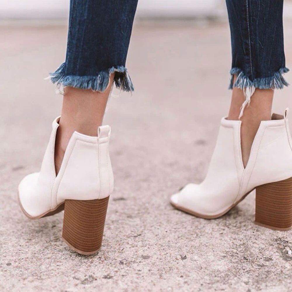 Qupid Bonnie Peep Toe Ankle Booties - Picture 8 of 8